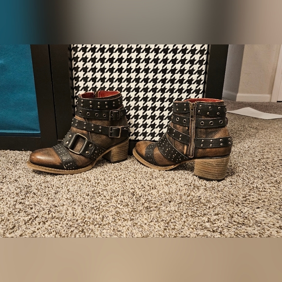 Freebird by Steven - Slayer in Black Size 6 - Picture 4 of 6